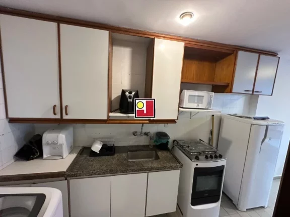 Imagem Vendo 1Q na praia da Barra (Lucio Costa), andar médio, 1vg, ônibus, clube, piscina, sauna, tênis, squash, skate, futebol, pier, ginasio, academia