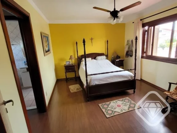 Imagem Casa tradicional, sólida e cheia de história - perfeita para morar!

A Brilhante Imóveis apresent...