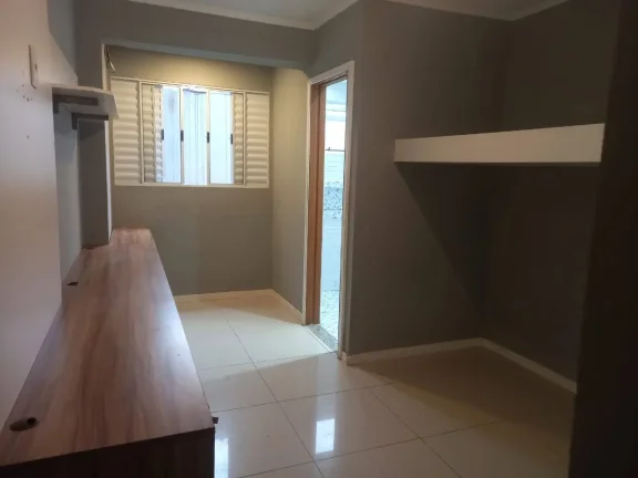 Imagem Casa para Alugar com 148m², 3 dormitórios sendo 2 suítes, churrasqueira, 2 vagas.