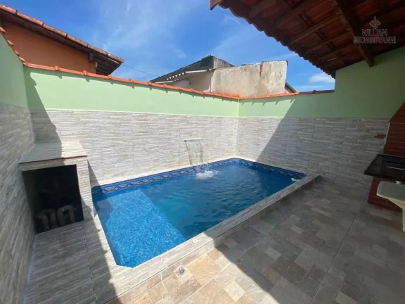 Imagem CASA COM PISCINA ÓTIMA LOCALIZAÇÃO EM MONGAGUÁ!