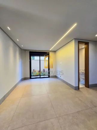 Imagem SO0428

Sobrado no Jardim Verona, em terreno com 507m² com 392m² de área construída 

O sobrado ...