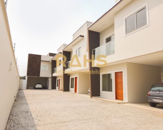 Imagem Sobrado Geminado em Condomínio fechado em Rua tranquila do bairro Bom Retiro, são 03 amplos dormit...