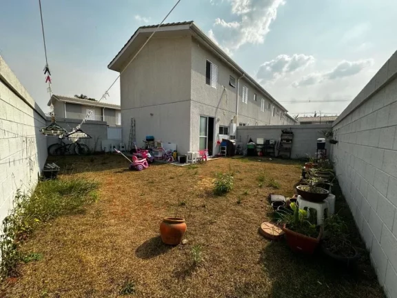 Imagem Sobrado com 2 dormitórios à venda, 57 m² por R$ 395.000,00 - Vila Colorado - Suzano/SP