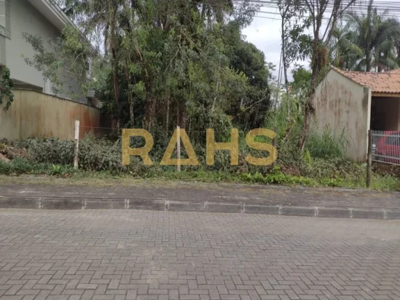 Excelente terreno plano, com 450 m2, localizado no privilegiado Bairro Glória. Situado em uma rua l...