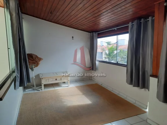 Imagem Casa Duplex Wi Fi c/ 3 Qtos. Varanda Gramada p/ Temporada 100 Mts.da Praia