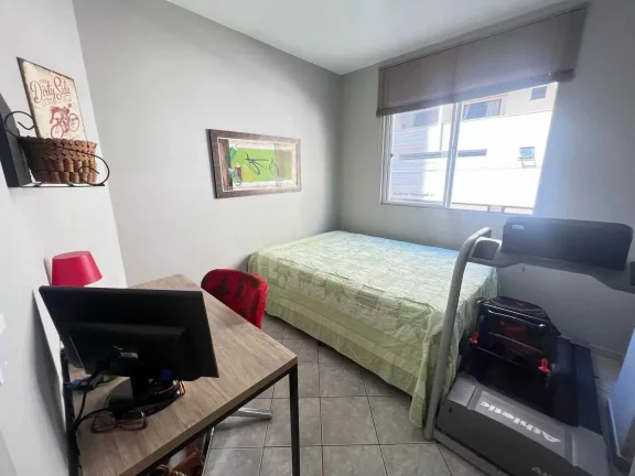 Imagem Apartamento com 2 dormitórios sendo 1 suíte e 1 vaga de garagem– 450m da Praia em Balneário Camboriú