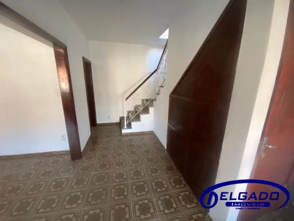 Imagem DELGADO aluga CASA PARA FINS COMERCIAIS no CENTRO de Itaboraí-RJ., 5 quartos, 2 salas, 4 banheiros, 4 vagas de garagem, 280m².