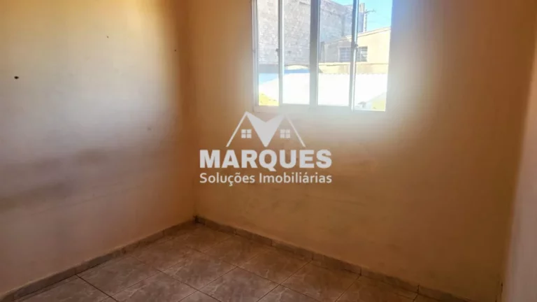 Imagem Sobrado c/ 3 dorms, e mais 2 casas nos fundos
