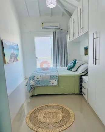 Imagem Casa duplex mobiliada à venda de 4 quartos no bairro Rasa em Búzios.