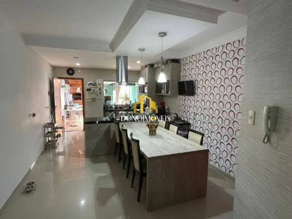 Imagem Excelente casa de 250 m² com acabamento moderno, lazer e localização estratégica