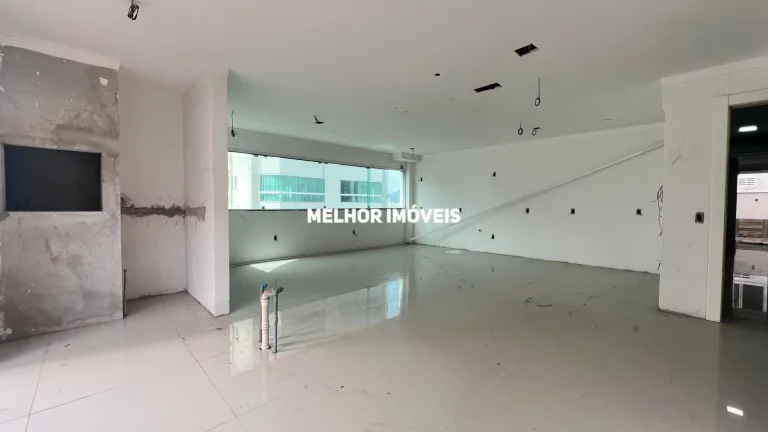Imagem Apartamento Diferenciado com 03 suítes e 02 vagas, localizado no Centro de Balneário Camboriú