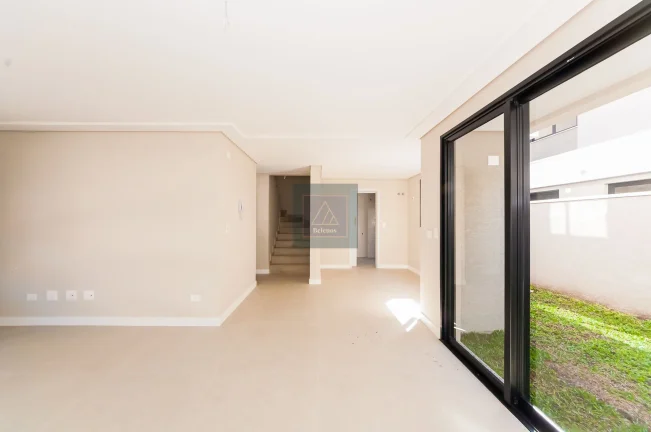 Imagem SANTA FELICIDADE - Sobrado em Condomínio Fechado. 3 suítes. 2 vagas. 160 m² privativos.