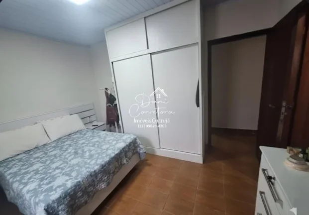 Imagem Casa à venda em Guarujá-SP na Vila Luis Antônio com 3 quartos, 1 suíte, 3 vagas de garagem e 160m² de área.