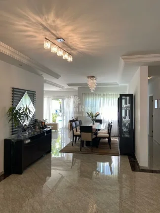 Imagem Casa mobiliada para alugar em Alphaville com 350 m² com 4 quartos e 4 vagas - Melville - Santana de Parnaíba/SP