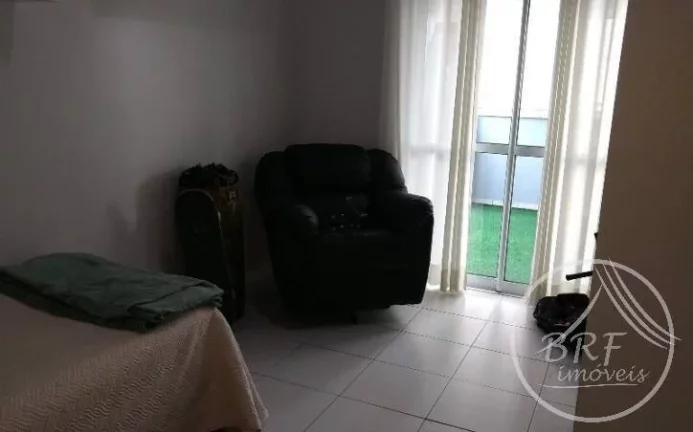 Imagem Vendo excelente apartamento com terraço e piscina, totalmente plano em excelente localização a 200 metros da Beira mar do Estreito Florianópolis SC co