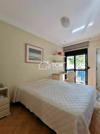 Imagem Apartamento Padrão com 4 dorm no Paraíso