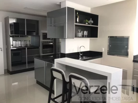 Imagem Apartamento 4 ou + dormitórios para Venda em Balneário Camboriú / SC no bairro Centro