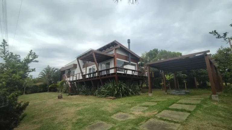 Imagem Casa com 2 Quartos à Venda, 110 m² em Imbituba - Imbituba