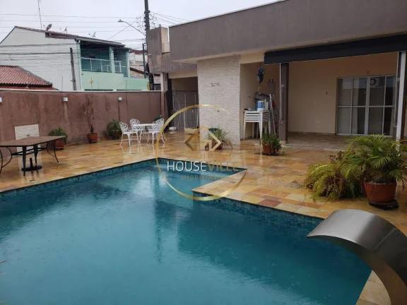 Imagem Casa, 3 Dormitórios, (Sendo 1 Suíte), 231m², Borda da mata.
