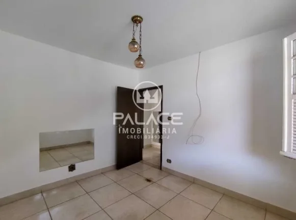 Imagem Excelente casa térrea com localização privilegiada no bairro Paulista em Piracicaba SP.
 Imóvel ...