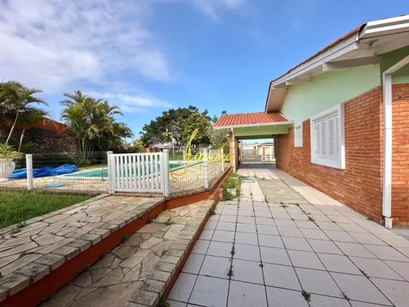 Imagem Casa no Centro de Xangri-la com 05 dormitórios com piscina