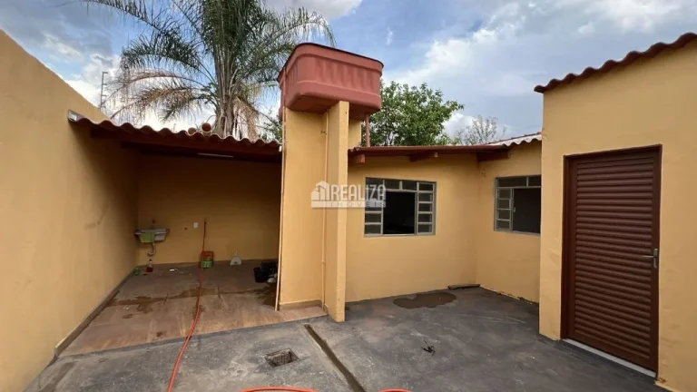 Imagem Casa à venda no bairro Vila Arquelau, Uberaba - 3 dormitórios, 4 garagens e mais!