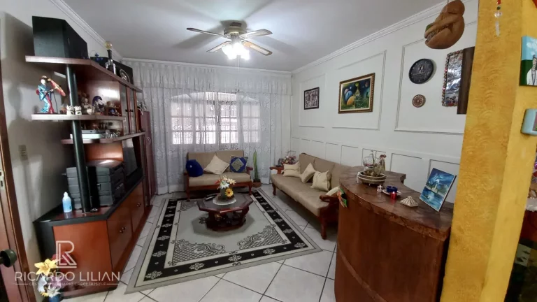 Imagem Maravilhosa casa térrea com dois dormitórios sendo uma suíte e duas vagas cobertas