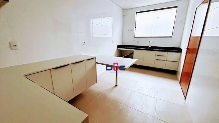 Imagem Casa com 3 dormitórios à venda, 156 m² por R$ 1.300.000 - Embaré - Santos/SP