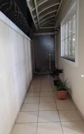 Imagem Casa à venda com 4 dorms e 4 vagas - Campo Grande