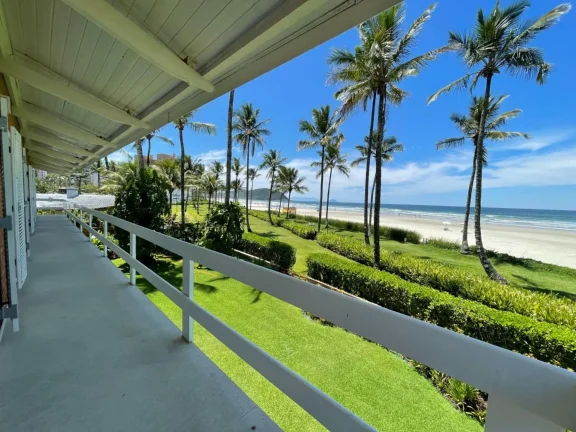 Imagem Casa única na Riviera de São Lourenço: Módulo 5: 6 quartos, 6 suítes. Pé na areia frontal, vista para o mar e amplo espaço gourmet.