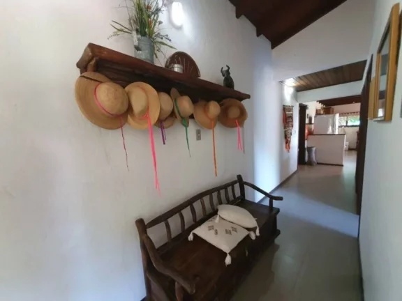 Imagem Casa à venda em Garopaba-SC, Praia da Silveira: 4 quartos, 2 salas, 2 banheiros, 3 vagas, 200m². Imperdível!