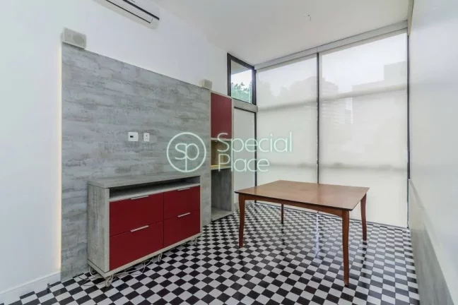 Imagem Apartamento com 217m² em Perdizes Living amplo com lareira, com caixilhos do piso ao teto, muito cl...