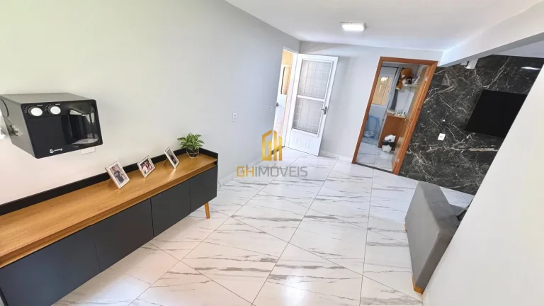 Imagem CA1811Belíssima casa com 3 suítes plenas e piscina localizada no Jardim Petrópolis A casa possui ...
