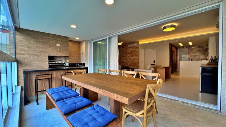 Imagem Apartamento pé na areia à venda na Riviera de São Lourenço Módulo 07: 3 quartos, 3 suítes, 3 salas, 3 vagas de garagem - 161,85m².