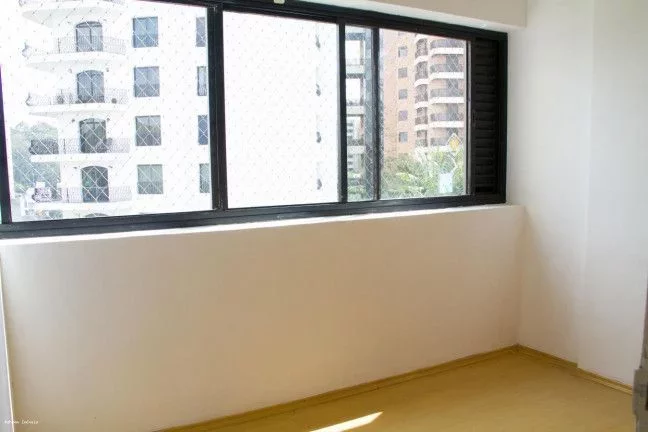 Imagem Apartamento à venda na Vila Andrade, São Paulo-SP: 3 quartos, 1 suíte, 2 banheiros, 1 vaga, 64m² de área.