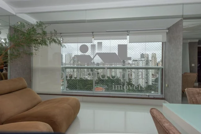 Imagem Apartamento na Vila Romana mobiliado com 3 suítes e 3 vagas, 172 m².