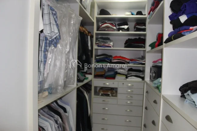 Imagem Casa em condomínio com 724 m² e 6 quartos