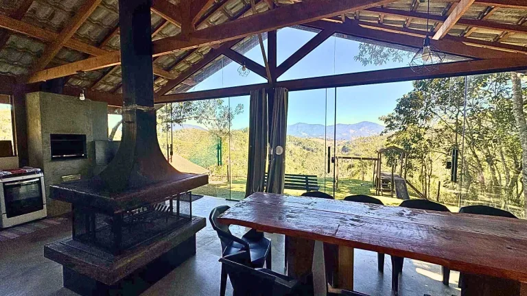 Imagem Entrou, Viveu: A Praticidade de uma Casa Pronta na Mantiqueira