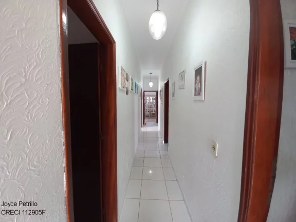 Imagem Casa com 4 Dormitórios e Piscina à Venda em Bairro Residencial de Peruíbe