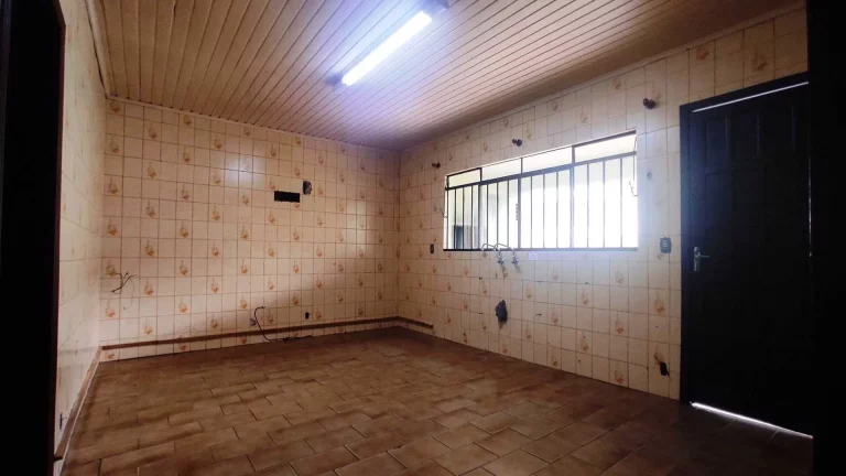 Imagem Casa com 320m2 e terreno com 1.016m2 na Vila Bancária, Campo Largo/PR