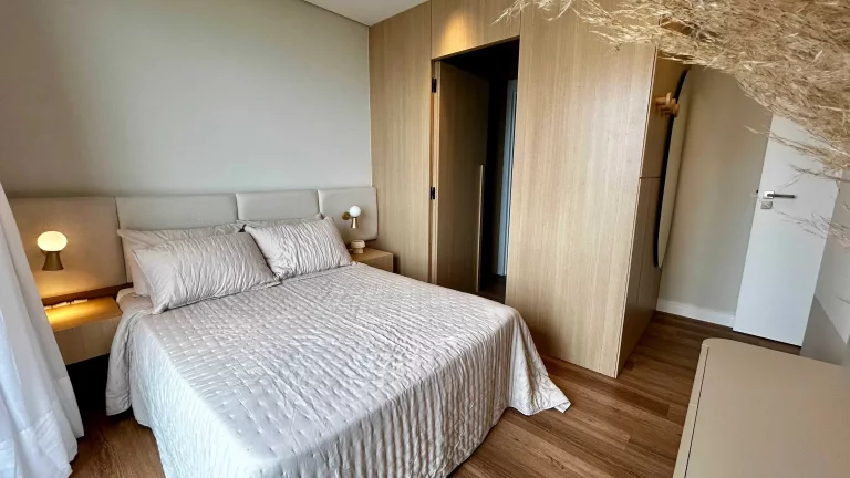 Imagem Duplex mobiliado com 3 dormitórios sendo 1 suíte e 2 vagas, 100m da praia de Gravatá Navegantes/SC