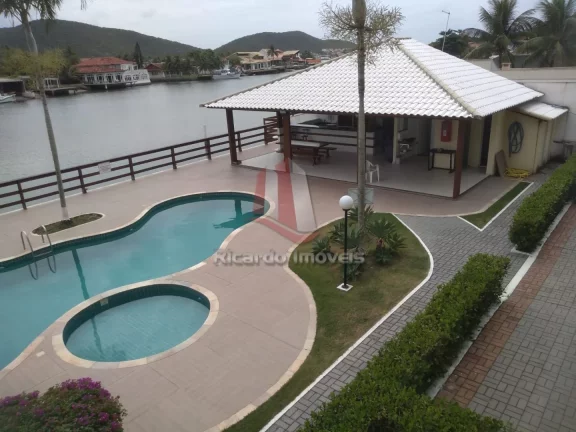 Imagem Casa Alto Padrão Frente c/ 4 Suítes e Canal Navegável