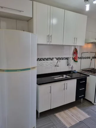 Imagem Apartamento com 63 metros quadrados, com 2 dormitórios, 1 banheiro com box em vidro e gabinete de l...
