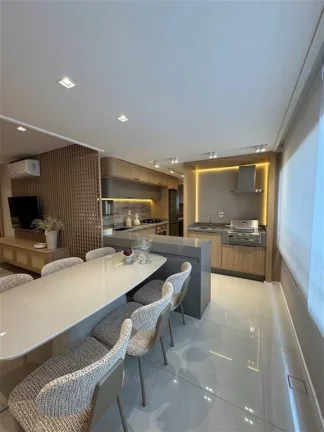 Imagem Residencial Ascot | Canto do Forte – Praia Grande Descubra o privilégio de viver no Residencial Ascot, um empreendimento que traduz sofisticação, conforto e exclusividade no coração do desejado bairro Canto do Forte, em Praia Grande. Logo ao adentrar o ed