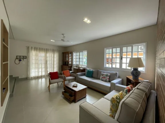 Imagem Imperdível Casa de Luxo à Venda em Riviera de São Lourenço Módulo 20: 4 Quartos, 4 Suítes, 2 Salas, 6 Vagas de Garagem!