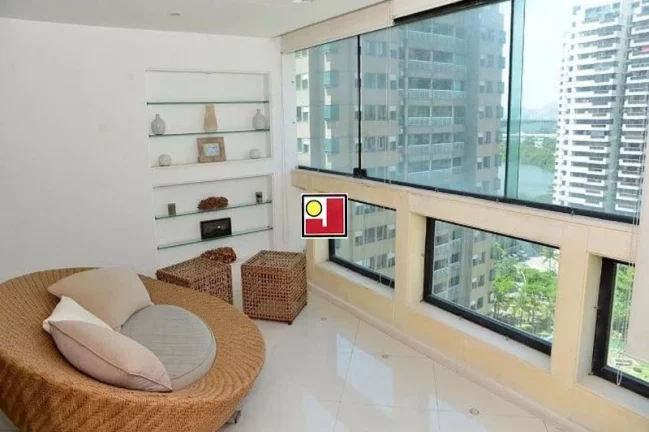 Imagem Vendo AlfaQuality, frontal mar, Praia da Barra, 247m², 3sts, 4 vagas, nascente, alto, segurança, ônibus, clube, tênis, ginásio, piscina, futebol, skat