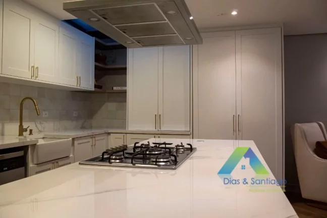 Imagem SANTO ANDRÉ Bairro Jardim Sobrado Tríplex Mobiliado 169M², condomínio fechado, 3 vagas, ótima localização e valor !!!