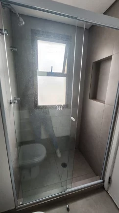 Imagem Studio de 44m com varanda envidraçada, ar condicionado, 1 vaga, área de serviço, sauna, salão de festas, piscina, deck, spa, fitness, churrasqueira