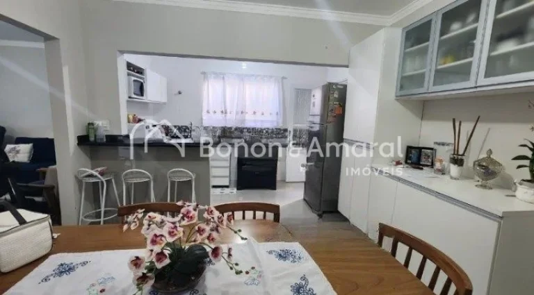 Imagem Encante-se com esta bela casa térrea, estrategicamente localizada próxima ao Shopping Dom Pedro, e...