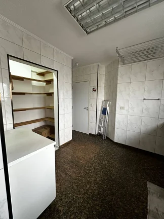Imagem Apartamento 188 m² 4 Dormitorios sendo 1 Suite e 3 Vagas de Garagens